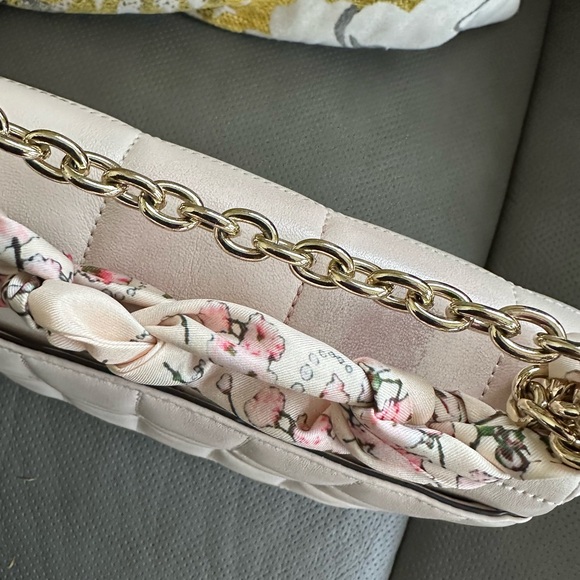 Michael Kors Quilted Chain Shoulder Bag Elegant Great Buy - Picture 10 of 16